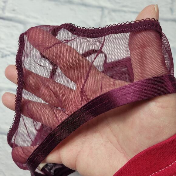 Topshop Embroidered Mesh Floral Racerback Bralette size 4 - Picture 9 of 12